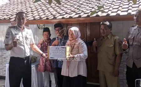 Wujud Kepedulian, Lapas Tulungagung Renovasi Rumah Warga Menggunakan Dana Sosial Pegawai