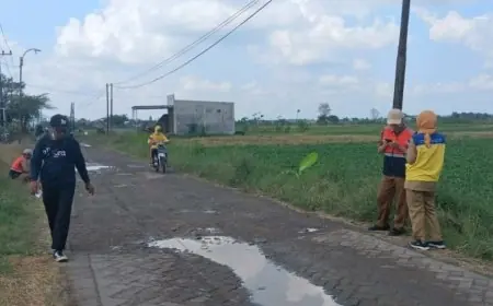 DPUTR Gresik Mulai Beton Jalan Poros Karangsemanding, Proyek Ditarget Rampung Oktober 2026