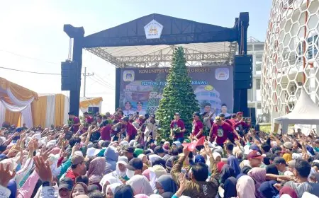 Festival Gunungan Nasi Krawu KWGe Vol. 4 Pecah Rekor MURI, Ribuan Warga Gresik Tumpah Ruah
