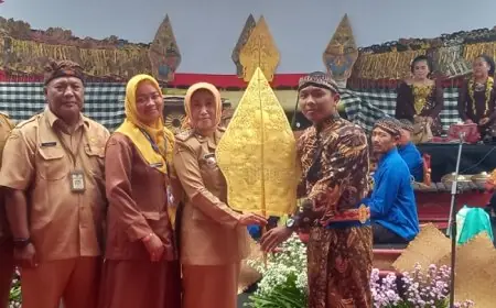 Sosok Anom Antono  Kabid Kebudayaan Jombang  yang Mengabdi, Merawat Warisan Budaya dari Dalang ke Birokrasi