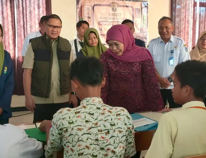 Gubernur Jatim Apresiasi SPMB Gresik yang Transparan dan Tertib Tanpa Antrean Panjang