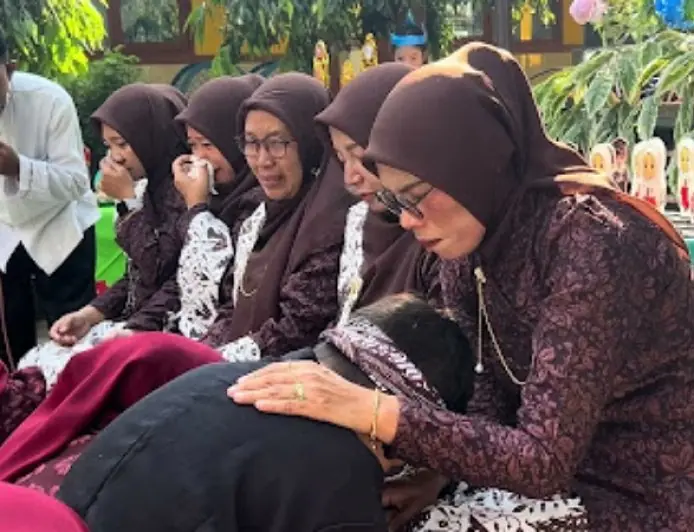 Momen Haru dan Bangga Mewarnai Purnawiyata SDN Menturus Kudu Jombang