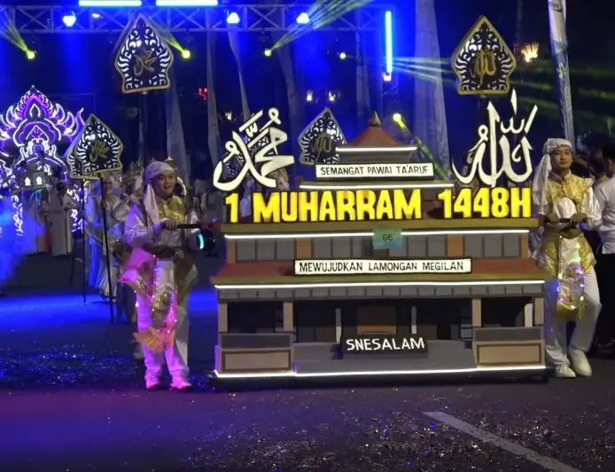 Semarak Tahun Baru Islam, Tradisi Pawai 1000 Lampion Hiasi Jalanan Kota Lamongan