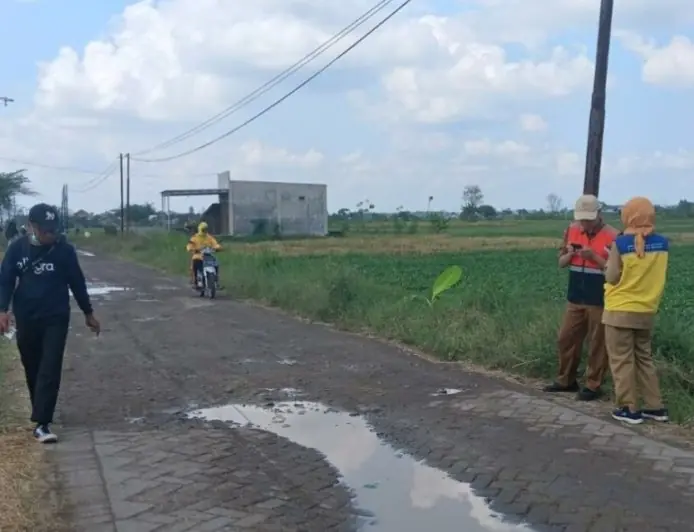 DPUTR Gresik Mulai Beton Jalan Poros Karangsemanding, Proyek Ditarget Rampung Oktober 2026