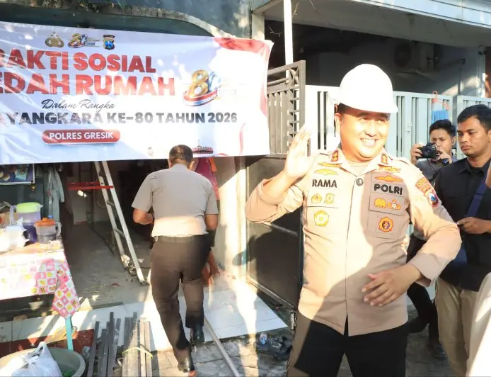 Bedah Rumah Purnawirawan Jadi Aksi Nyata Polres Gresik Sambut Hari Bhayangkara ke-80