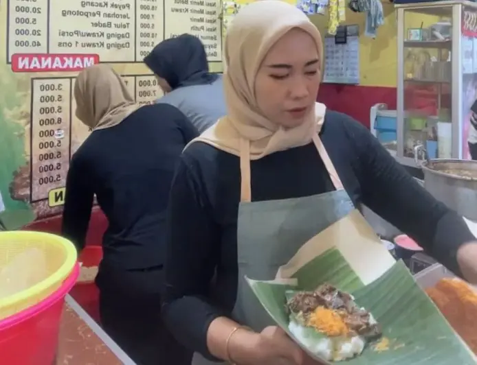 210 Kg Daging dan 420 Kg Beras Disulap Jadi 3.000 Bungkus Nasi Krawu, Siap Pecahkan Rekor MURI