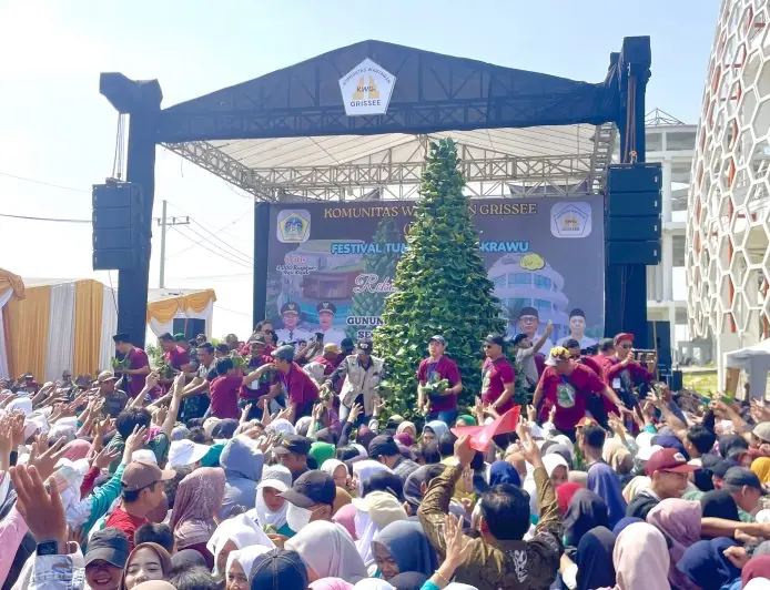 Festival Gunungan Nasi Krawu KWGe Vol. 4 Pecah Rekor MURI, Ribuan Warga Gresik Tumpah Ruah