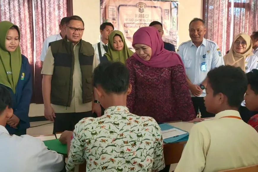 Gubernur Jatim Apresiasi SPMB Gresik yang Transparan dan Tertib Tanpa Antrean Panjang