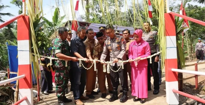 Resmikan Jembatan Merah Putih Presisi di Pule, Kapolres Trenggalek: Akses Warga Kini Lebih Singkat