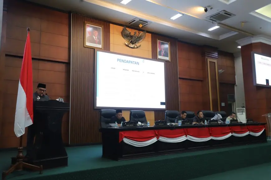 Rapat Paripurna DPRD, Bupati Sampaikan Nota Raperda APBD 2025 dan Raih Opini WTP Ke-13