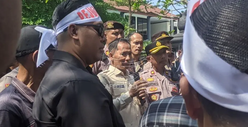 Respon Tuntutan Massa soal Korupsi dan Agraria, Plt Bupati Tulungagung Janjikan Transparansi