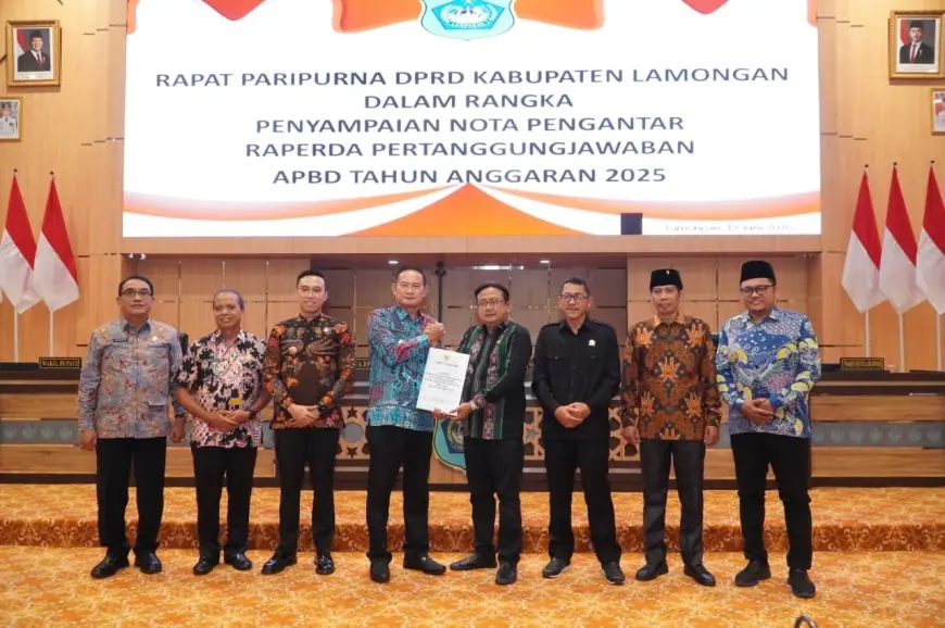 Sampaikan Pertanggungjawaban APBD 2025, ke DPRD, Pak Yes Sebut Kondisi Fiskal Lamongan Menguat dan Sehat