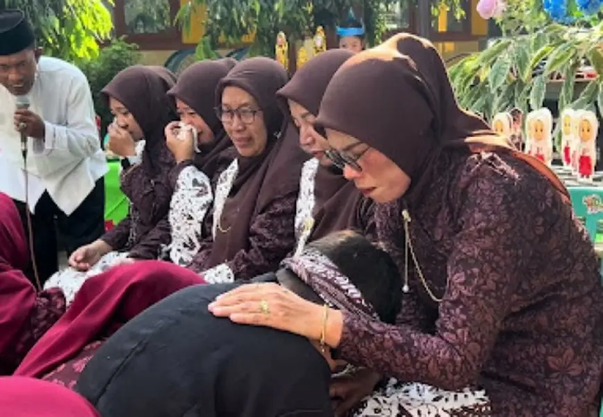 Momen Haru dan Bangga Mewarnai Purnawiyata SDN Menturus Kudu Jombang