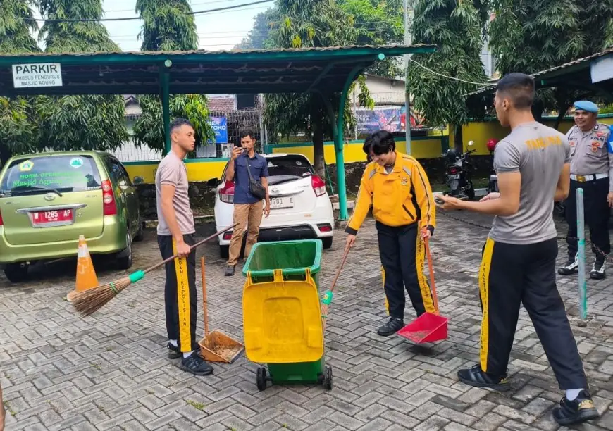Perkuat Toleransi, Polres Gresik Gelar Bakti Religi Lintas Agama dan Baksos untuk Warga