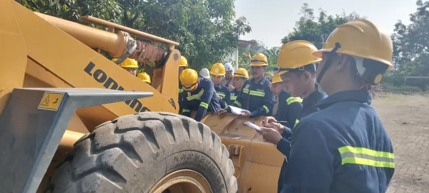 DBHCHT 2026 Dimanfaatkan Disnaker Gresik untuk Cetak Operator Wheel Loader Siap Kerja