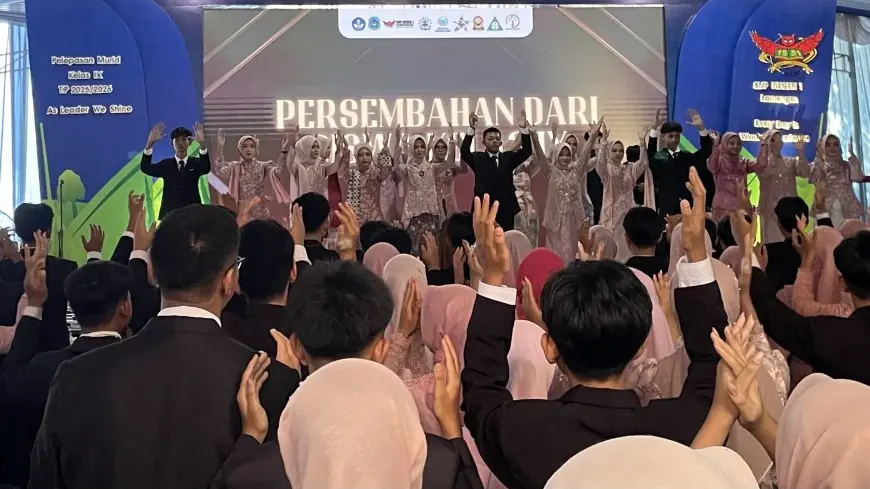 Lulus 100 Persen, 349 Siswa SMPN 1 Lamongan Siap Bersinar Menjadi Calon Pemimpin Masa Depan
