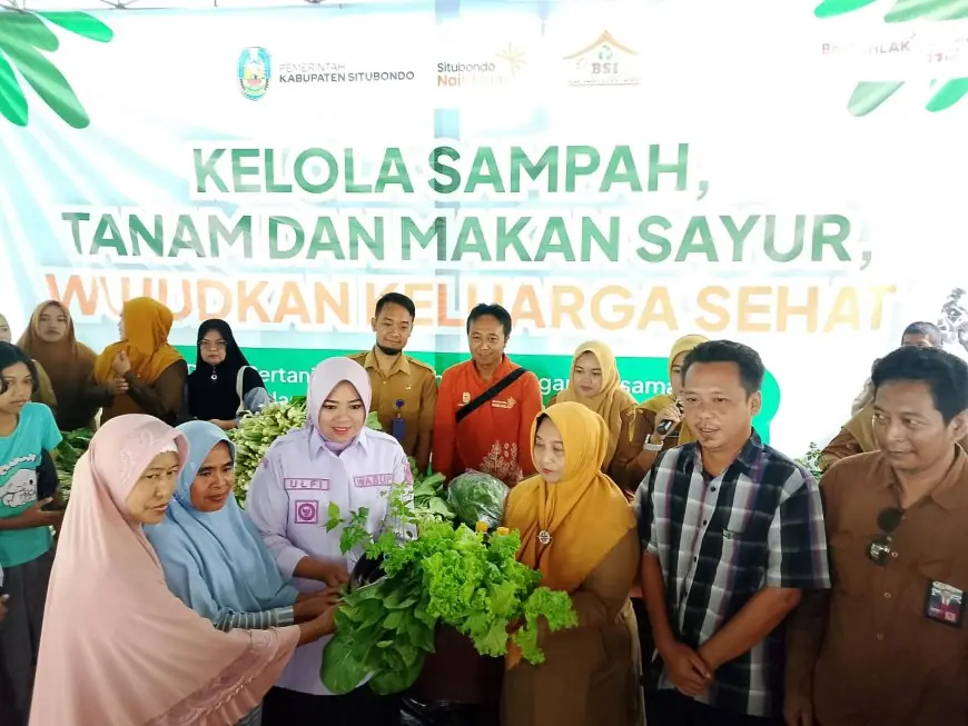 ​Sukses Olah Limbah Dapur Jadi Pupuk, Pemkab Situbondo Bagikan Hasil Panen Sawi Organik