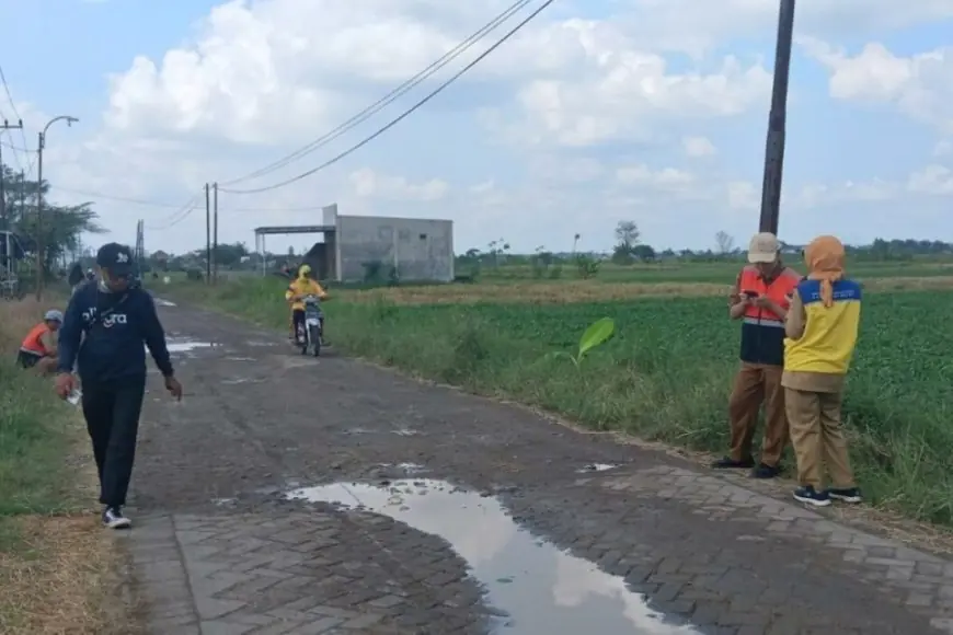 DPUTR Gresik Mulai Beton Jalan Poros Karangsemanding, Proyek Ditarget Rampung Oktober 2026