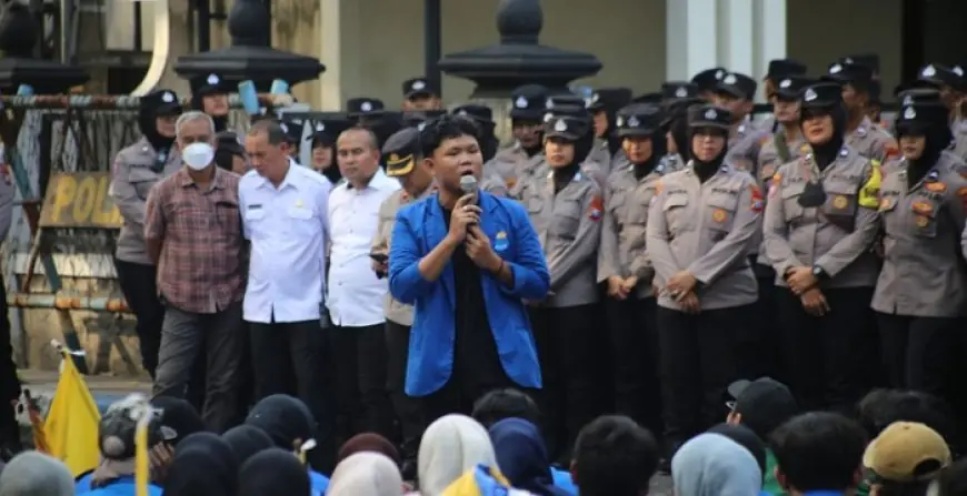 Aksi Damai Aliansi Mahasiswa Tulungagung Bawa 13 Tuntutan, Desak Evaluasi PLN dan Kebijakan Nasional