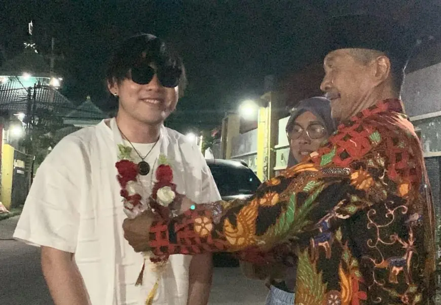 Pulang Kampung, Farhan Vokalis The NEXT AJS, Juara 1, Disambut Suka Cita oleh Kades dan Warga Nirwana Cerme Lor Gresik