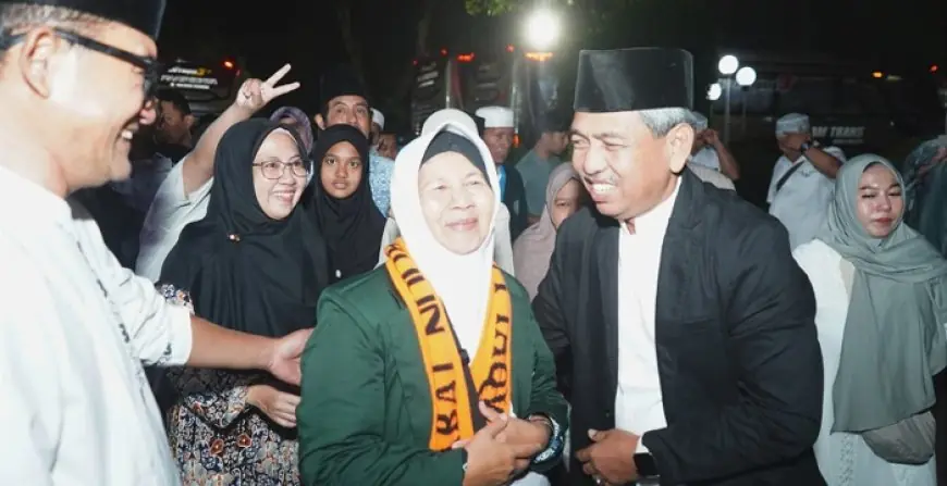 Sekretaris Daerah Trenggalek Edy Soepriyanto Sambut Kepulangan 449 Jamaah Haji