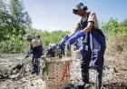 Aksi Bersih Pantai dan Konservasi Lingkungan, Freeport Indonesia Angkat 1,6 Ton Sampah di Pantai Kemukem Gresik