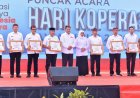 Menkop RI Beri Penghargaan Bupati Lamongan Pembina Koperasi Andalan Jatim 2026