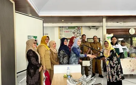 Warga Kaliwunggu Terima  Bantuan Mesin Daur Ulang Plastik dari DLH Jombang