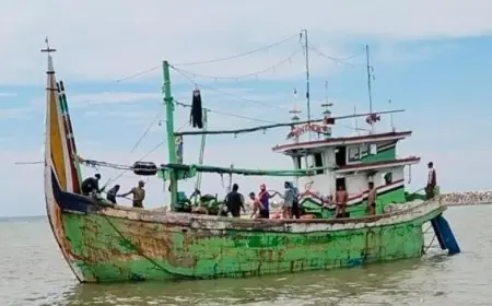 Hilang Kontak, Satpolairud Polres Lamongan Lakukan Pencarian KM Entok di Perairan Kangean