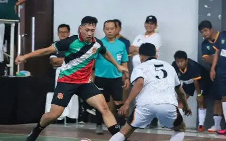 ​Jaga Kebugaran ASN, Bupati Trenggalek Buka Turnamen Futsal Dispora Cup I