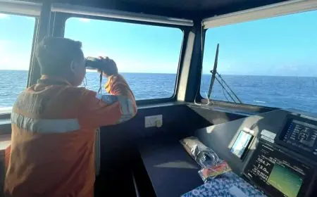 Basarnas Kerahkan KN SAR 249 Permadi Cari KMN Entok Lamongan di Perairan Kangean