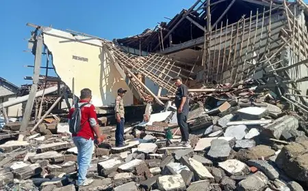 Diterjang Gelombang Pasang, Tujuh Rumah Warga di Pesisir Situbondo Rusak Berat