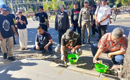Sambut Harjakasi ke-208, Ribuan Warga Situbondo Percantik Kota Lewat Gerakan Adenden