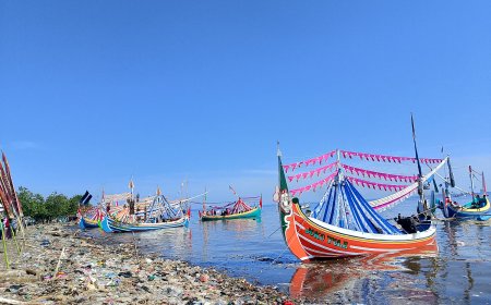 ​Petik Laut Jadi Momentum Jaga Lingkungan, Mas Rio Ajak Warga Rawat Pesisir Situbondo