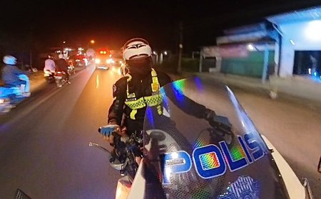 Aksi Sigap Polantas Gresik Buka Jalur Kawal Ambulans Pasien Darurat dari Pulau Bawean ke Rumah Sakit