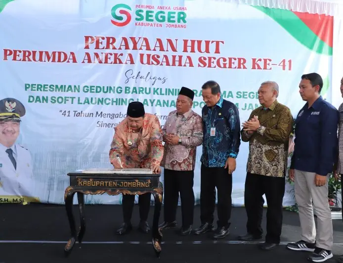 Perumda Seger Jombang Resmikan Gedung Klinik Baru dan Layanan Apotek 24 Jam