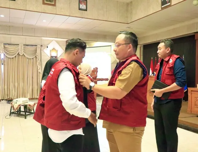 Lepas 200 Mahasiswa KKN Ungres, Wabup Gresik Minta Fokus Bantu Pembangunan Desa