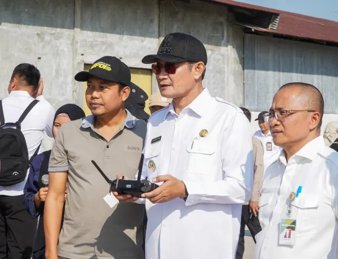 Antisipasi Gagal Panen, Pemkab Lamongan Gelar Basmi Wereng Massal Dengan Drone
