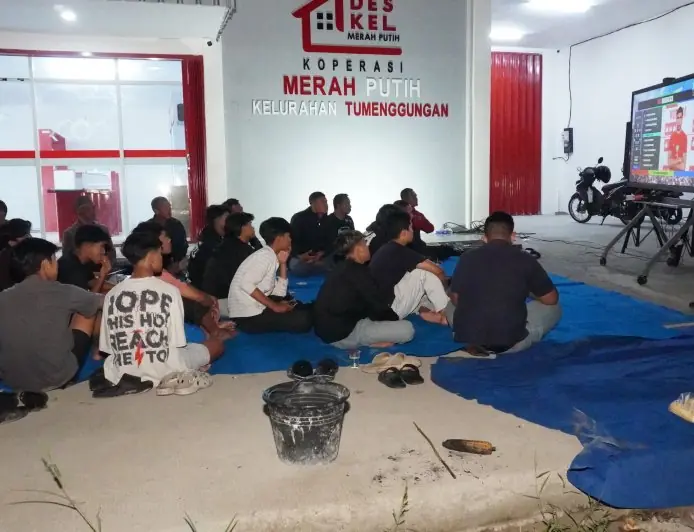 Koramil Lamongan Kota Gelar Nobar Piala Dunia di KDKMP Tumenggungan