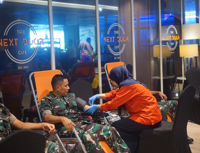ASTON Madiun Satukan Langkah Kemanusiaan melalui Donor Darah