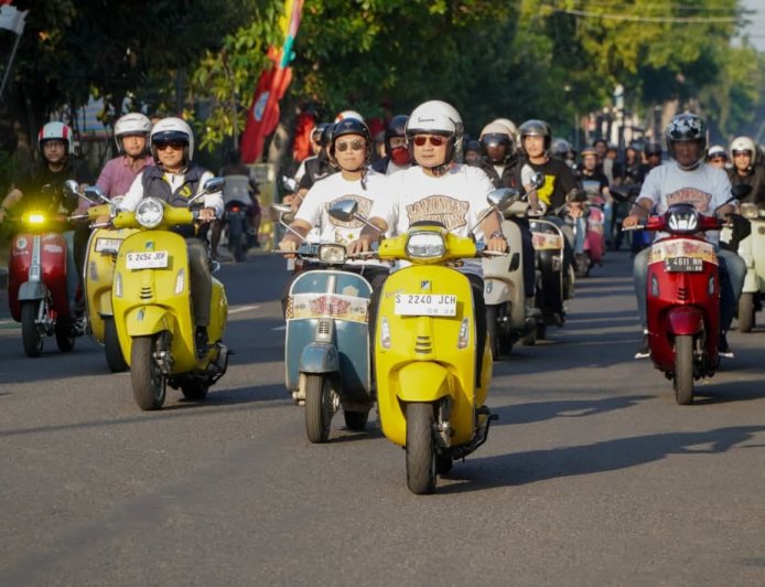 Satu Vespa Sejuta Saudara, Pak Yes dan Mas Dirham Geber Vespa Day 2026