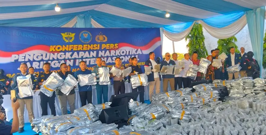 Terbesar Tahun Ini, BNN Sita 3,37 Ton Narkotika Jaringan Internasional di Gresik, 12 Orang Diantaranya 1 WNA Diamankan
