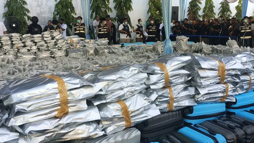 Terbesar Tahun Ini, BNN Sita 3,37 Ton Narkotika Jaringan Internasional di Gresik, 12 Orang Diantaranya 1 WNA Diamankan