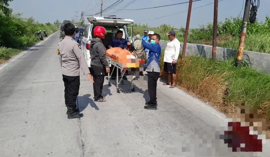 Gagal Menyalip Dum Truk, Pemuda Lamongan Tewas di Jalan Raya Sukodadi Karanggeneng