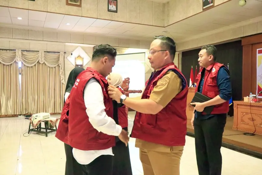 Lepas 200 Mahasiswa KKN Ungres, Wabup Gresik Minta Fokus Bantu Pembangunan Desa