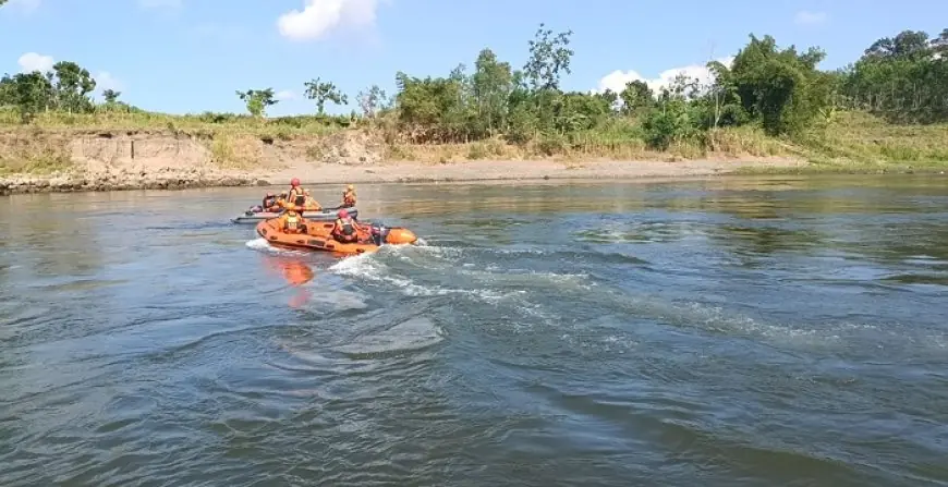 Motor dan Alat Pancing Ditemukan, Pria Asal Ngantru Hilang di Sungai Brantas