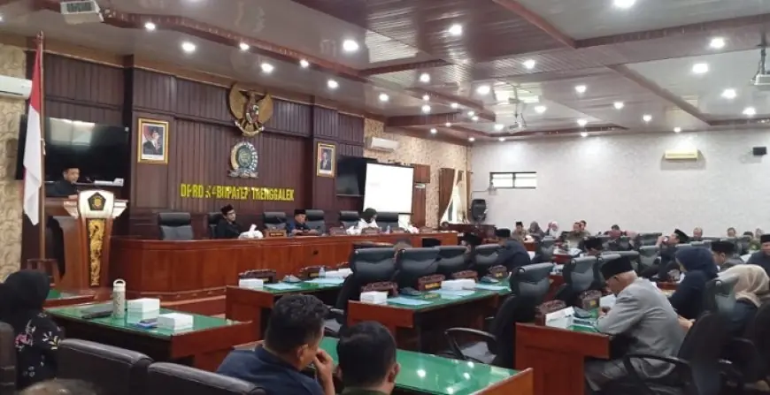 Resmi Sahkan Perda LPJ APBD 2025, Pemkab Trenggalek Lakukan Relaksasi Pajak UMKM