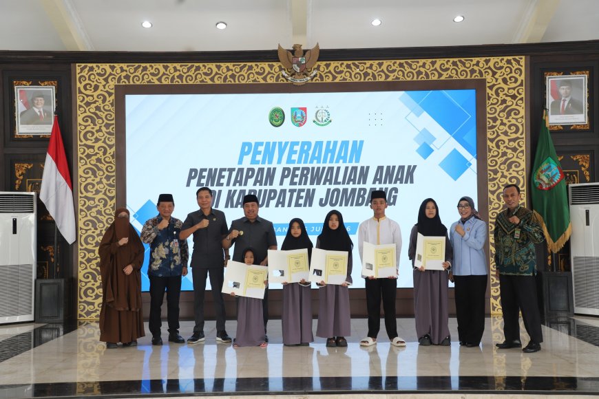 Bupati Jombang Resmi Serahkan Penetapan Perwalian untuk Lima Anak Asuh