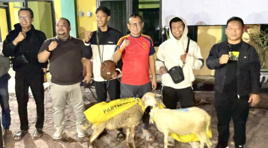 Nobar Piala Dunia di Lamongan Meriah, Fans Spanyol Pulang Bawa Kambing