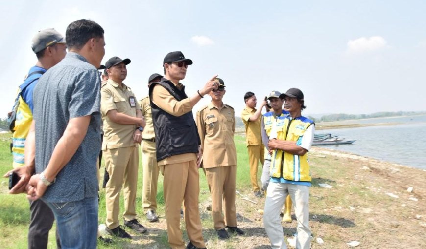 Dongkrak Sektor Pertanian, Pemkab Lamongan Keruk Waduk Gondang Agustus Mendatang